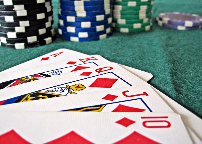 6 Easy Ways To Get Better At Online Poker