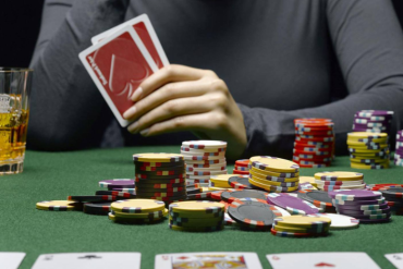 The right time to fold your poker hands