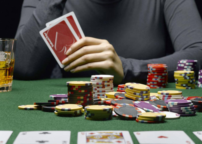 The right time to fold your poker hands